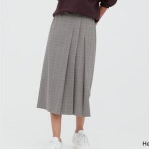 Uniqlo Side Pleated Narrow Skirt Size XS